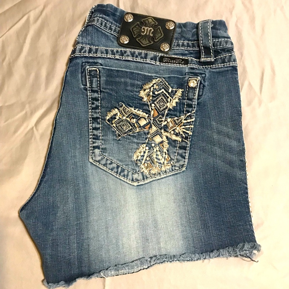 Miss Me Mid-Rise Easy Shorts size 32